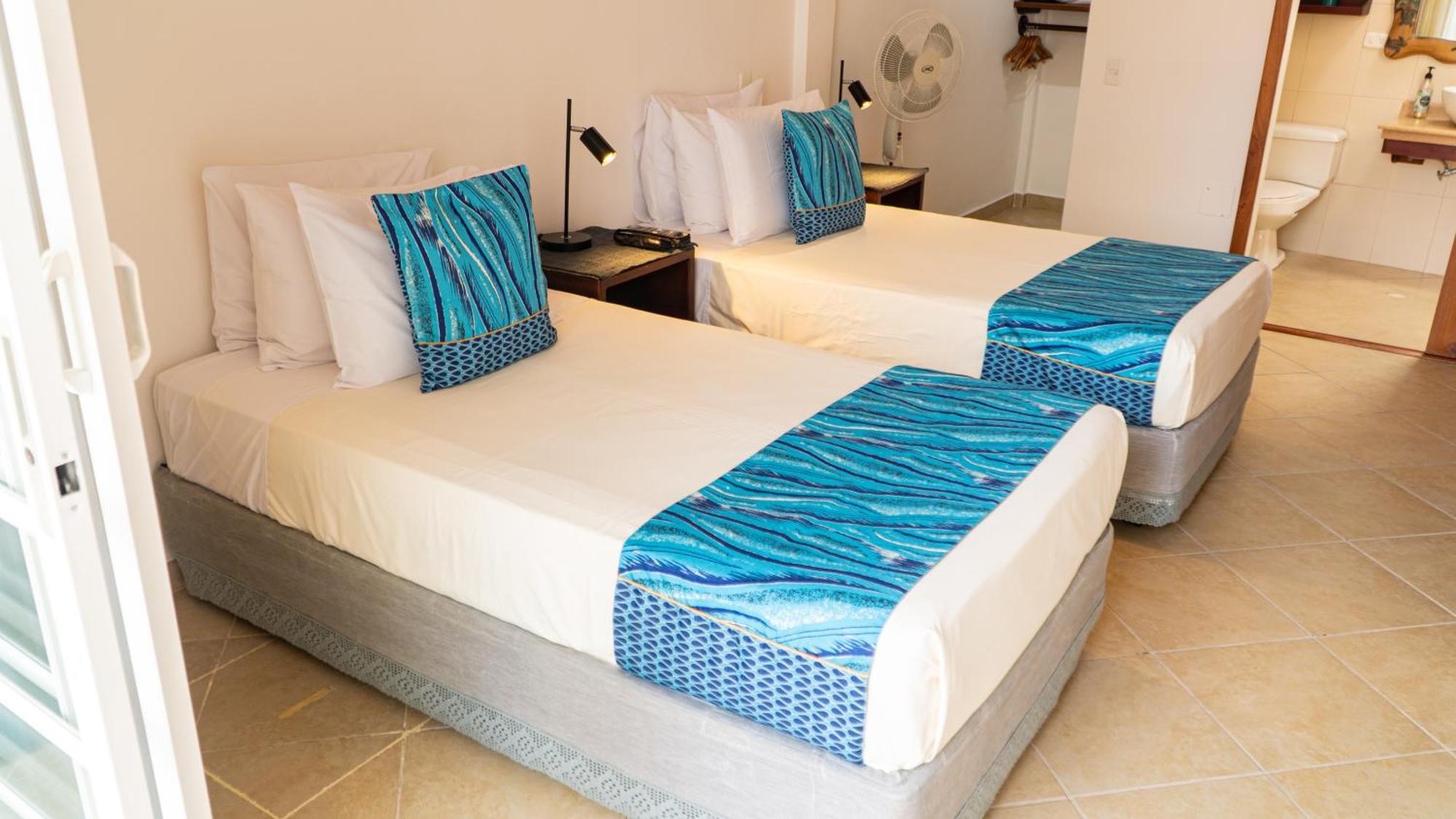 Hotel Galapagos Suites B&B Пуэрто-Айора Экстерьер фото